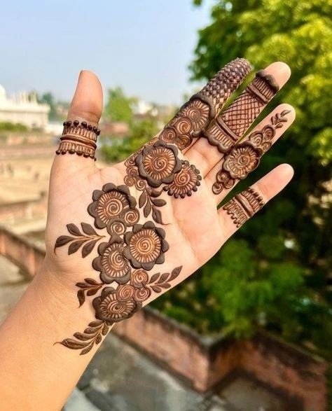 Mehndi Design Drawing Easy