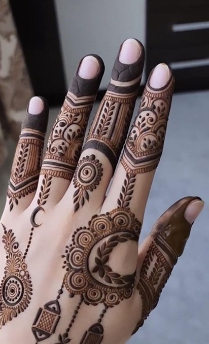 Mehndi Design Easy and Simple Front Hand
