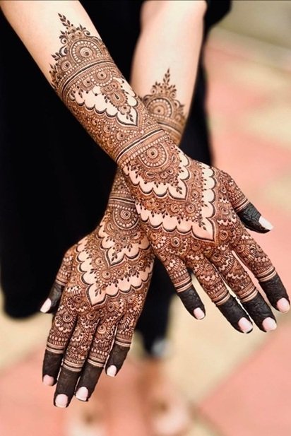 Mehndi Design Easy and Simple Front Hand