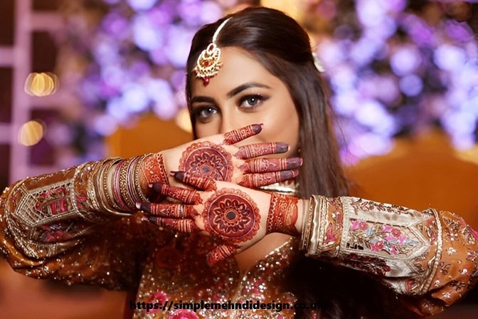 Round Mehndi Design Simple