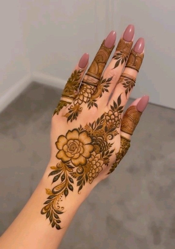 Beautiful Pakistani Mehndi Design
