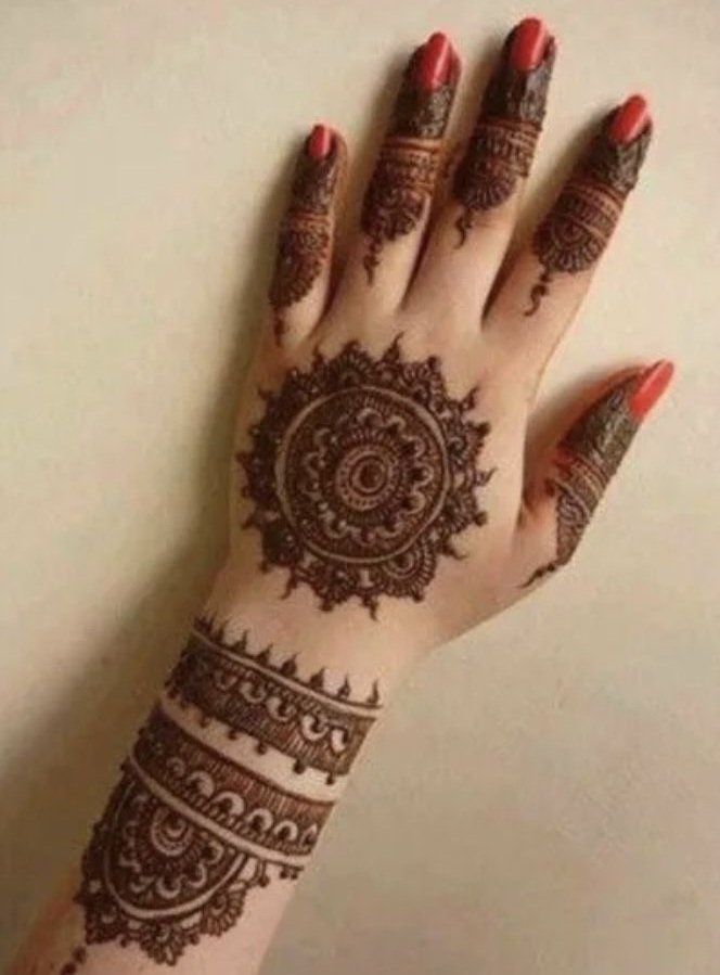 Circle Mehndi Designs Front Hand