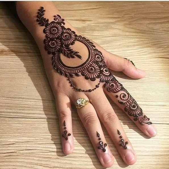 Half Mehndi Design